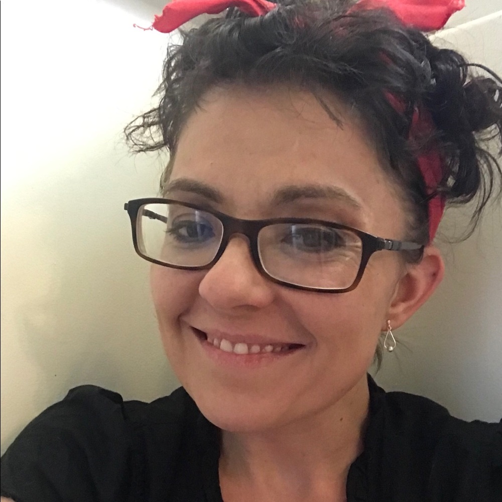 Meet your Posher, Jennifer